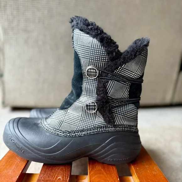 Columbia Silver & Black Slip On Winter Boots 9.5 - Picture 2 of 11